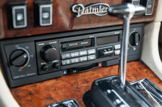 Daimler Double Six (1991) thumbnail 15