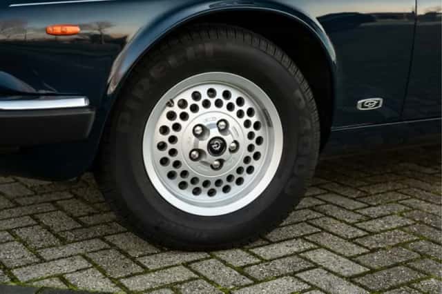 Daimler Double Six (1991) thumbnail 17