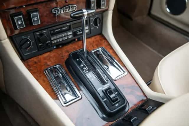 Daimler Double Six (1991) thumbnail 43