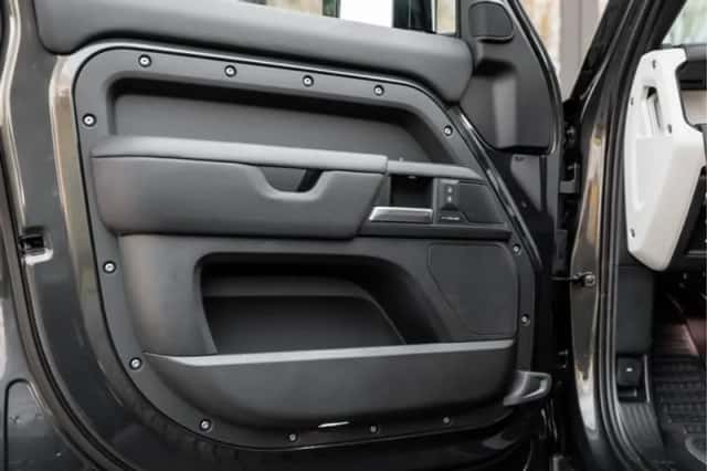 Land Rover Defender (2026) thumbnail 37