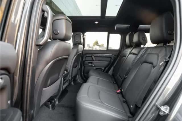 Land Rover Defender (2026) thumbnail 5