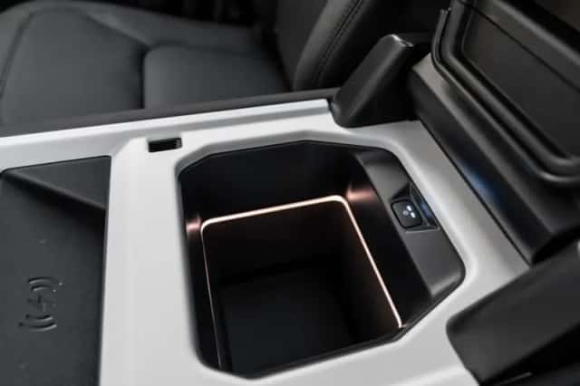 Land Rover Defender (2026) thumbnail 46