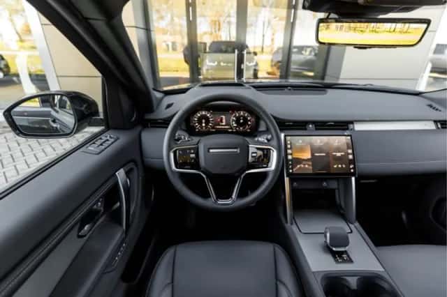 Land Rover Discovery Sport (2026) thumbnail 11