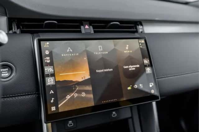 Land Rover Discovery Sport (2026) thumbnail 12
