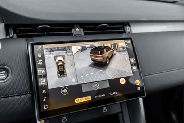 Land Rover Discovery Sport (2026) thumbnail 15