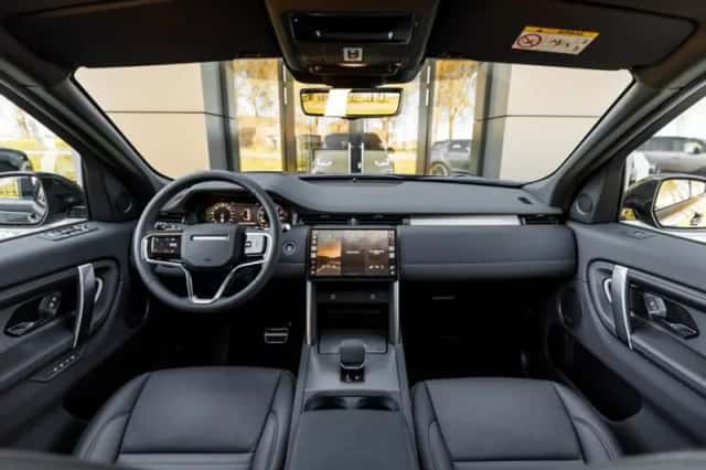 Land Rover Discovery Sport (2026) thumbnail 16