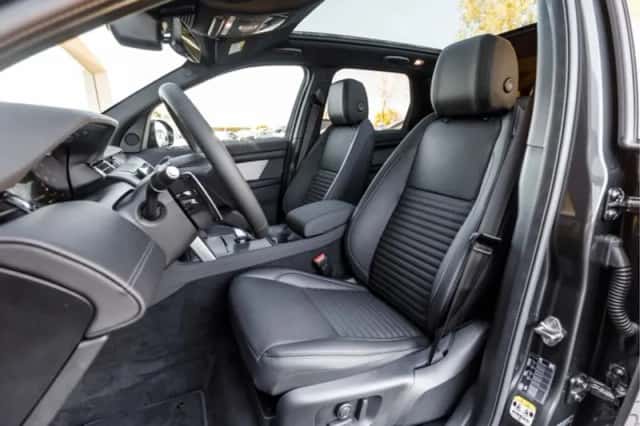 Land Rover Discovery Sport (2026) thumbnail 4