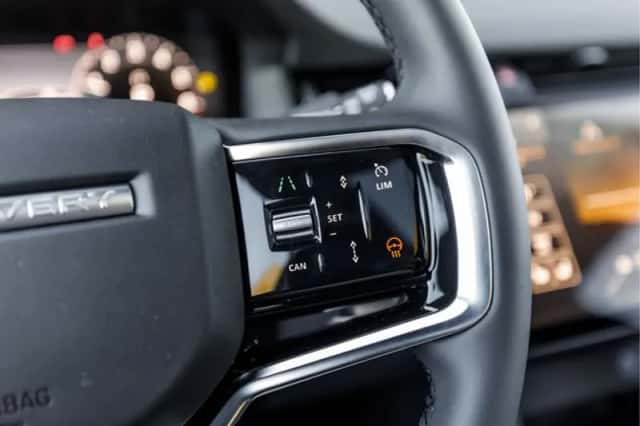 Land Rover Discovery Sport (2026) thumbnail 41