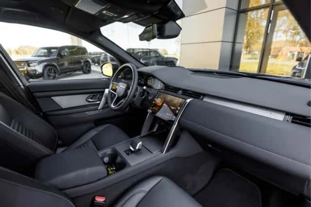 Land Rover Discovery Sport (2026) thumbnail 50