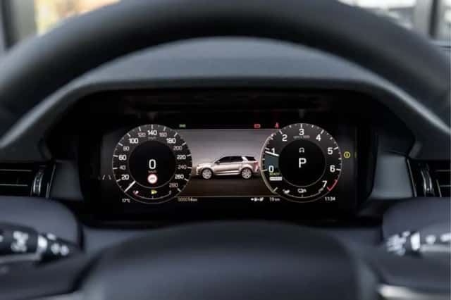Land Rover Discovery Sport (2026) thumbnail 10