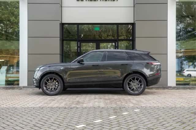 Land Rover Range Rover Velar (2025) thumbnail 2
