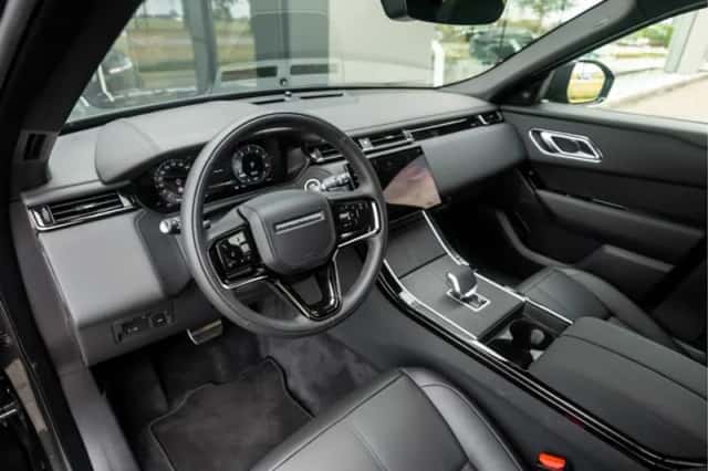 Land Rover Range Rover Velar (2025) thumbnail 11