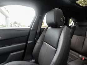 Land Rover Range Rover Velar (2025) thumbnail 12