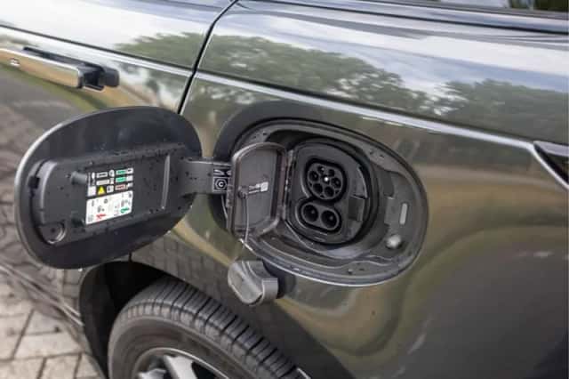 Land Rover Range Rover Velar (2025) thumbnail 23