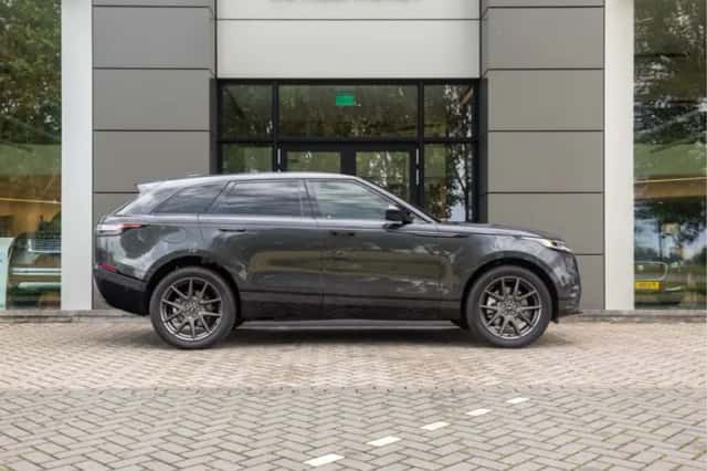 Land Rover Range Rover Velar (2025) thumbnail 24