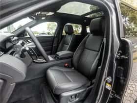 Land Rover Range Rover Velar (2025) thumbnail 4