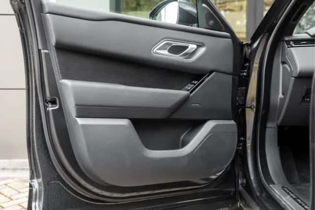 Land Rover Range Rover Velar (2025) thumbnail 33