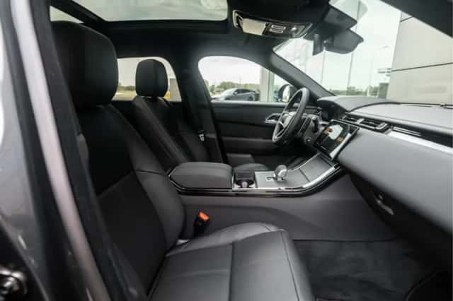 Land Rover Range Rover Velar (2025) thumbnail 42