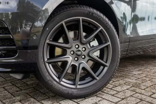 Land Rover Range Rover Velar (2025) thumbnail 6