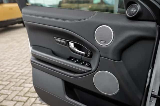 Land Rover Range Rover Evoque (2017) thumbnail 32