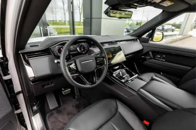 Land Rover Range Rover Sport (2025) thumbnail 3