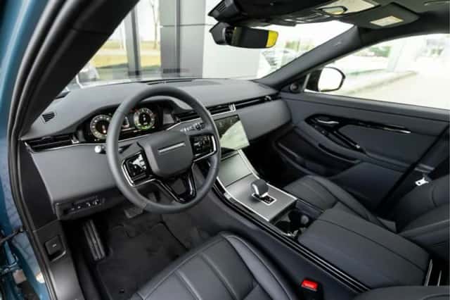 Land Rover Range Rover Evoque (2026) thumbnail 3