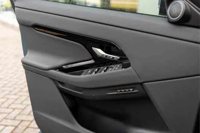 Land Rover Range Rover Evoque (2026) thumbnail 36