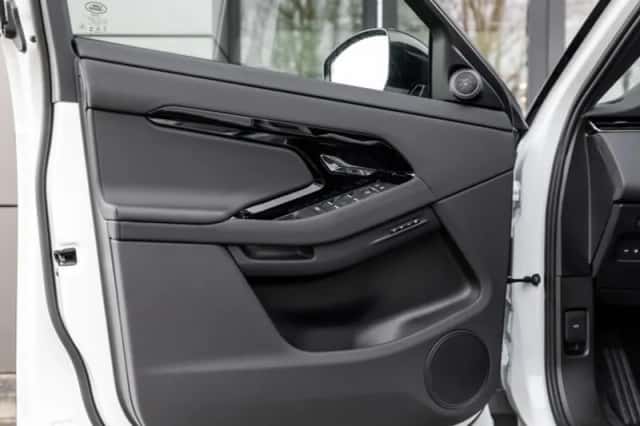 Land Rover Range Rover Evoque (2026) thumbnail 36
