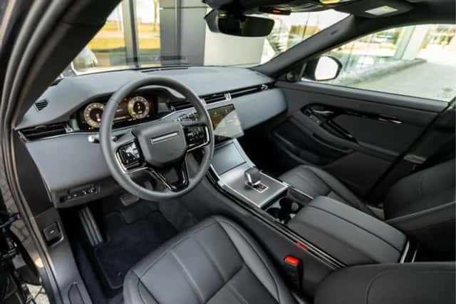 Land Rover Range Rover Evoque (2026) thumbnail 3