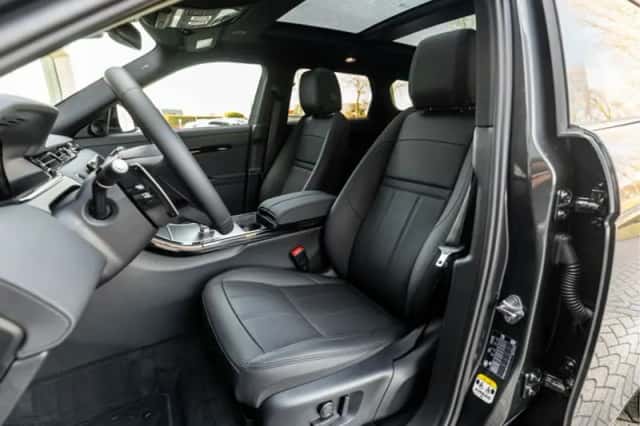 Land Rover Range Rover Evoque (2026) thumbnail 4