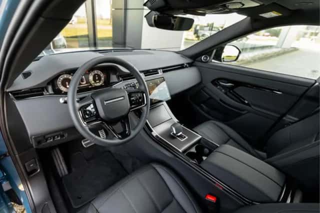 Land Rover Range Rover Evoque (2026) thumbnail 3