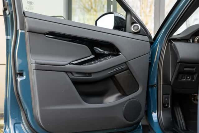 Land Rover Range Rover Evoque (2026) thumbnail 36