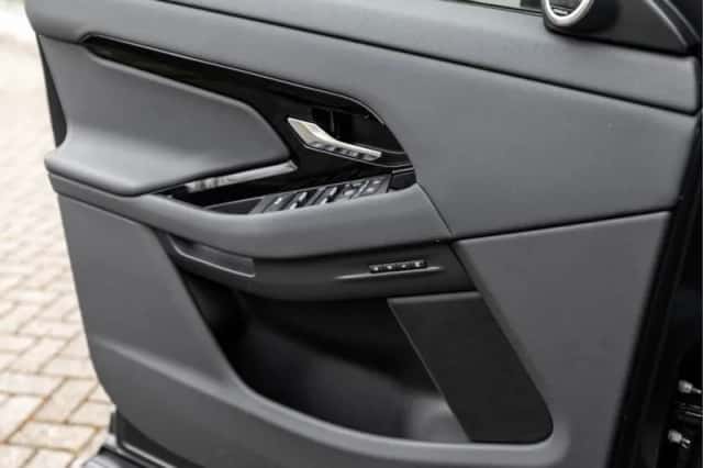 Land Rover Range Rover Evoque (2026) thumbnail 37