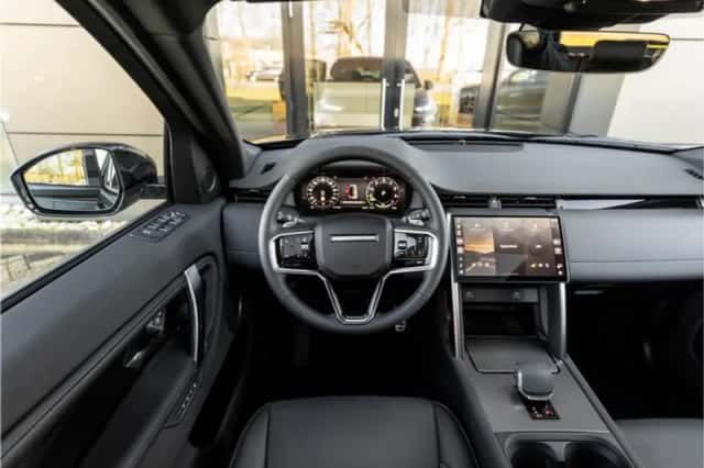 Land Rover Discovery Sport (2026) thumbnail 11