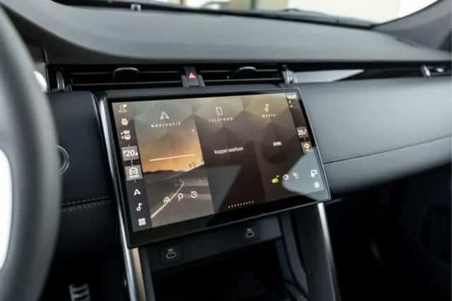 Land Rover Discovery Sport (2026) thumbnail 12