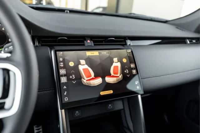 Land Rover Discovery Sport (2026) thumbnail 14