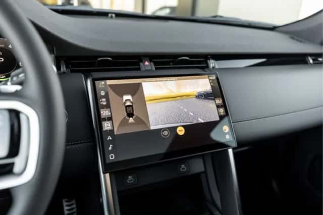 Land Rover Discovery Sport (2026) thumbnail 15
