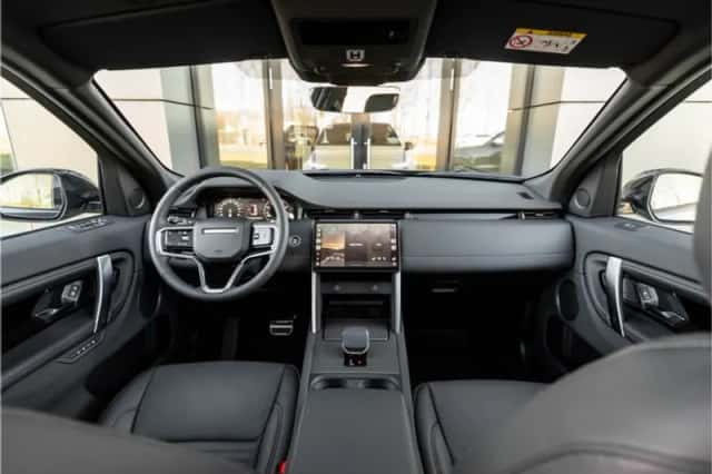 Land Rover Discovery Sport (2026) thumbnail 18