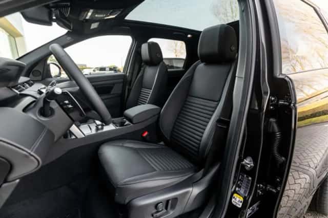 Land Rover Discovery Sport (2026) thumbnail 4