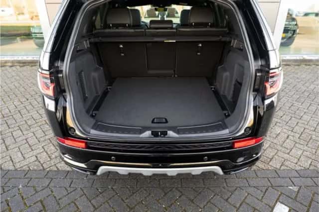 Land Rover Discovery Sport (2026) thumbnail 32