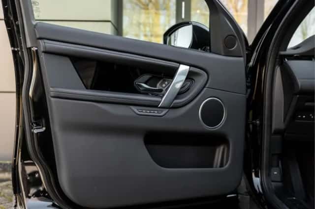 Land Rover Discovery Sport (2026) thumbnail 35