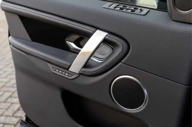Land Rover Discovery Sport (2026) thumbnail 36