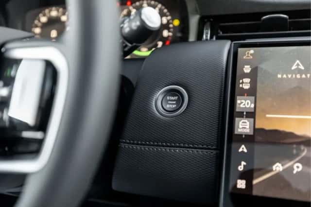 Land Rover Discovery Sport (2026) thumbnail 38