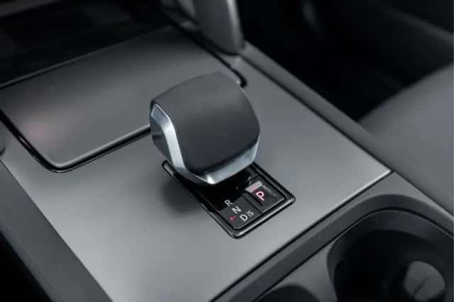 Land Rover Discovery Sport (2026) thumbnail 39