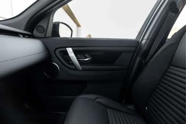Land Rover Discovery Sport (2026) thumbnail 41
