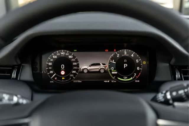 Land Rover Discovery Sport (2026) thumbnail 10