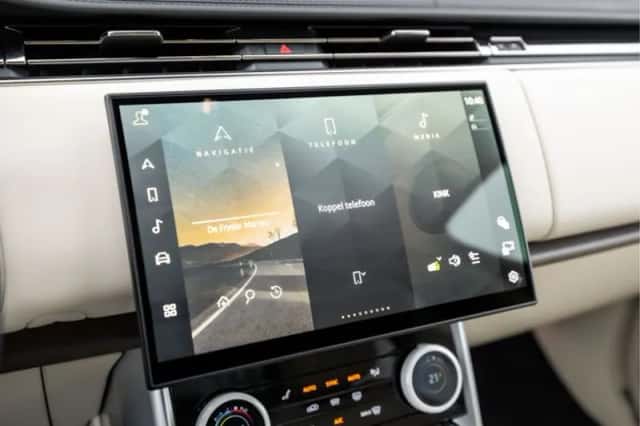 Land Rover Range Rover (2023) thumbnail 12