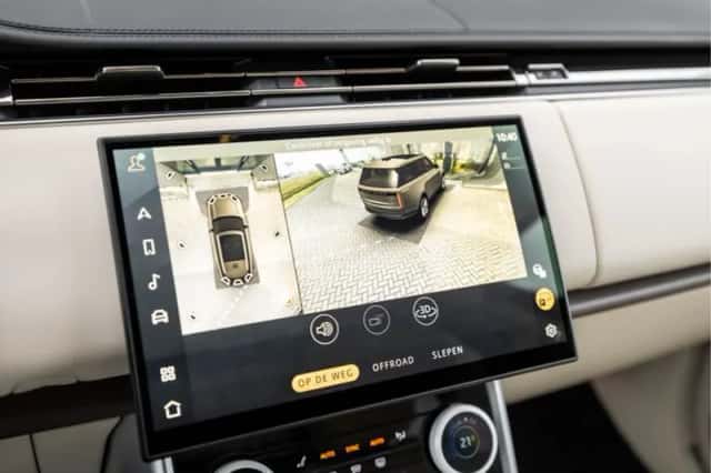 Land Rover Range Rover (2023) thumbnail 14