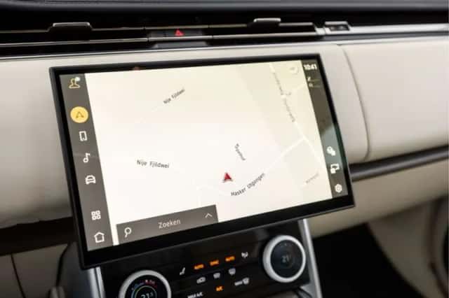 Land Rover Range Rover (2023) thumbnail 17