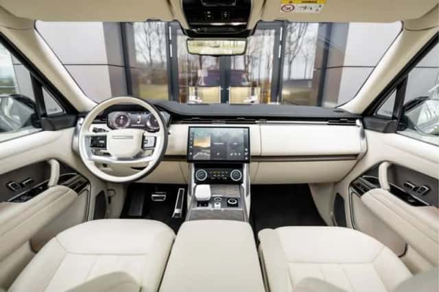 Land Rover Range Rover (2023) thumbnail 18